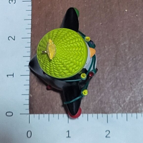 Hallmark Christmas Ornament Tip South Pole Pals 2007 Penguin In Lights - Picture 10 of 12